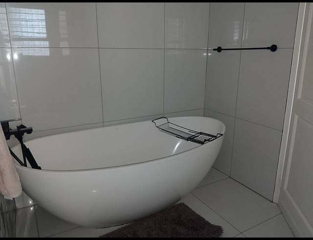 5 BEDROOM SECTIONAL TITLE FOR SALE IN KOSMOS